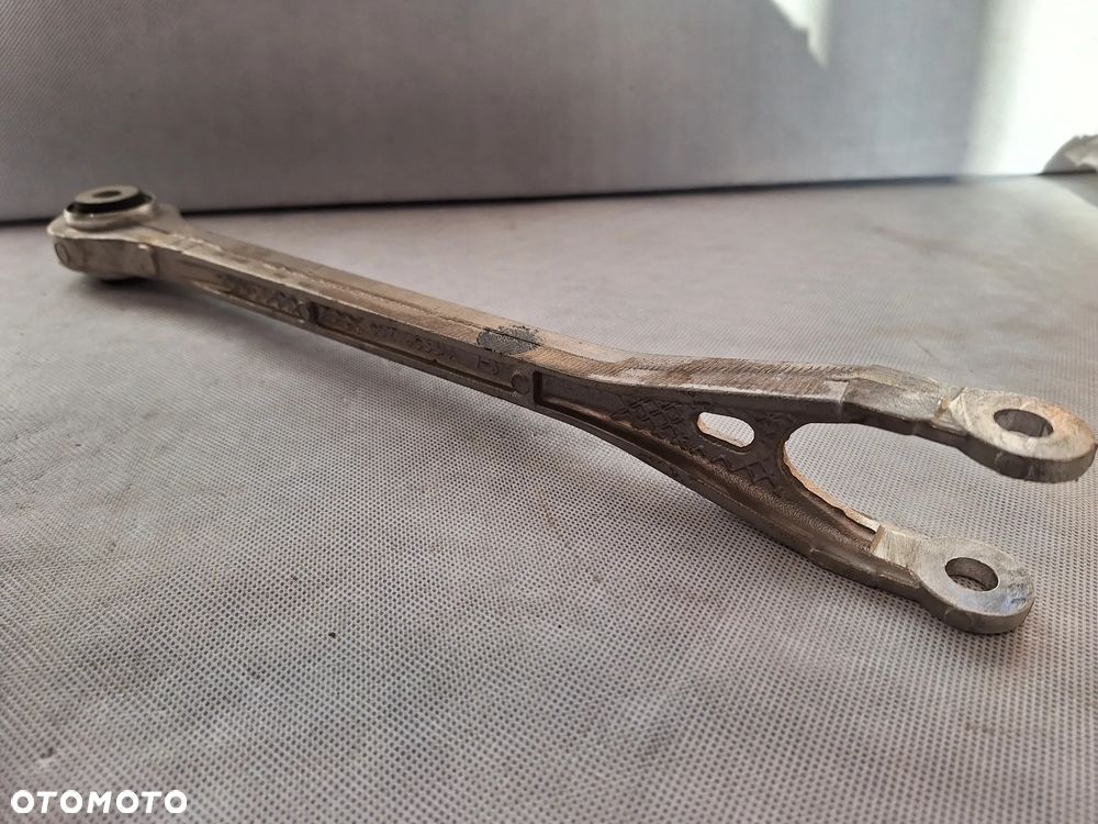 Dodge Challenger Charger SRT tylni wahacz RH LH 68210633AA