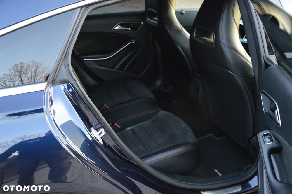 Mercedes-Benz CLA 180 d AMG Line - 22