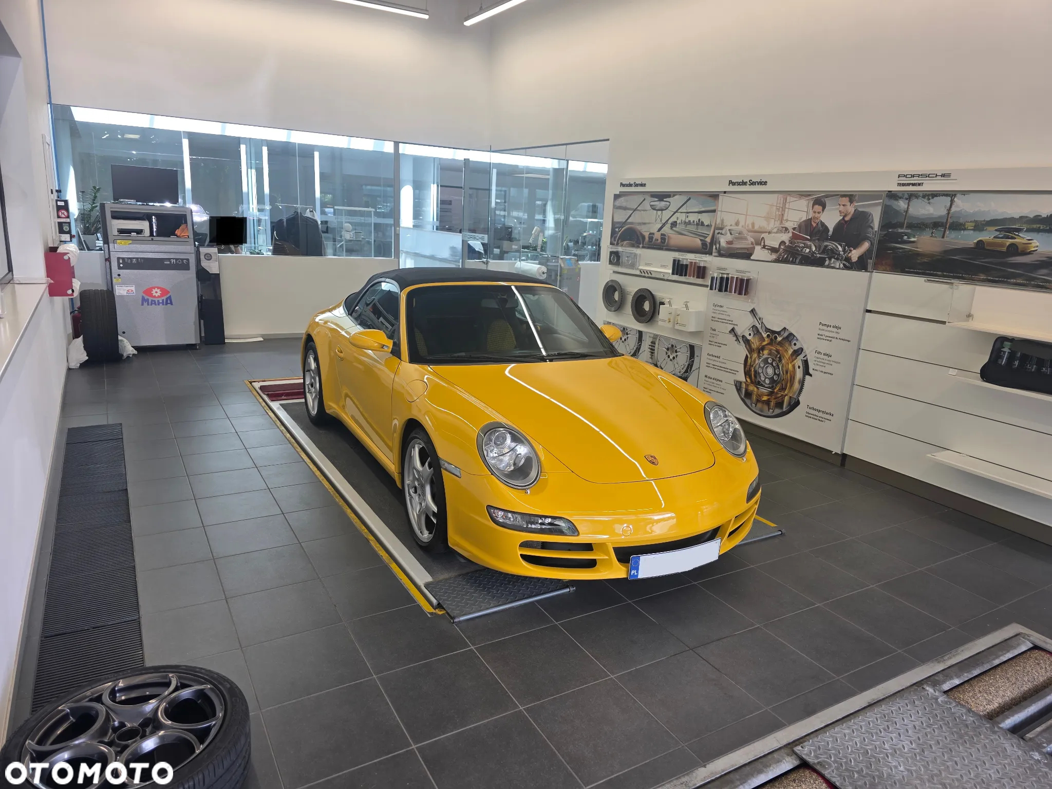 Porsche 911 Carrera Cabrio - 2