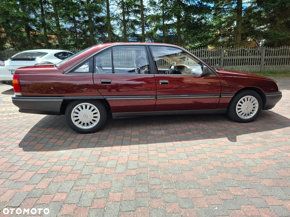 Opel Omega 2.4i GL - 6