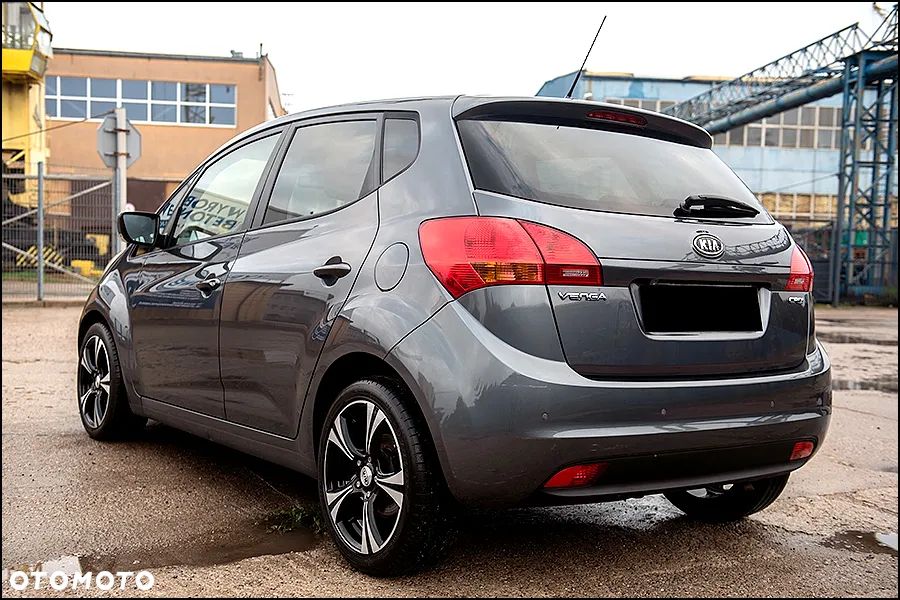 Kia Venga - 13