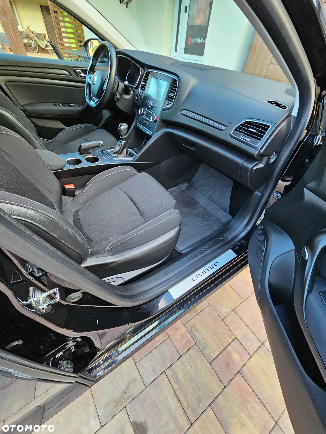 Renault Megane 1.6 SCe Limited - 12