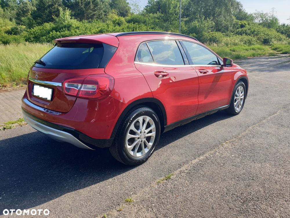 Mercedes-Benz GLA 200 d - 8
