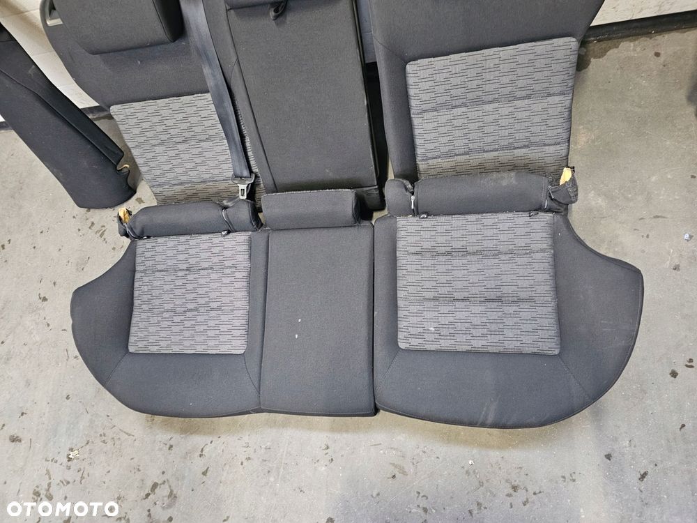 fotel fotele przód lewy prawy kanapa siedzisko tył skoda octavia ii 2 hb - 4