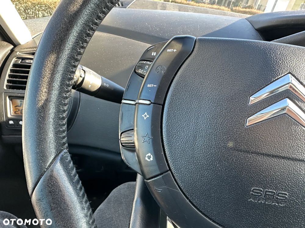 Citroën C4 Picasso 1.8 16V Confort - 19