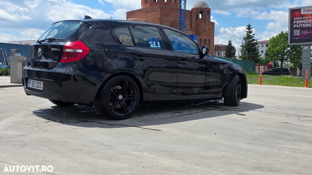 BMW Seria 1 123d - 3