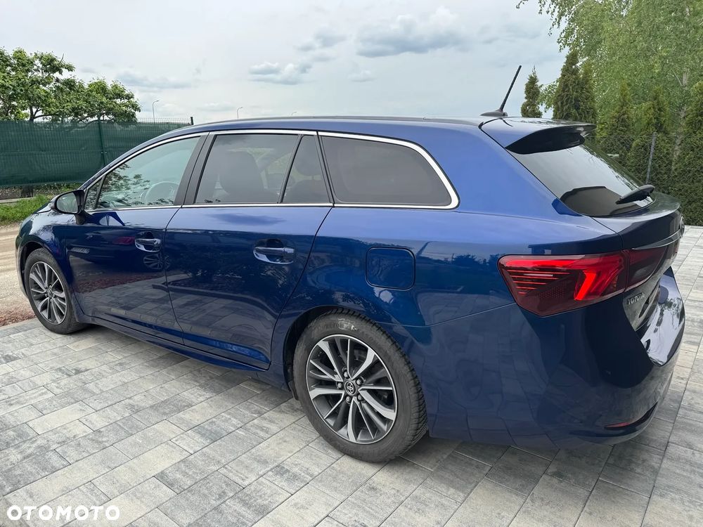 Toyota Avensis Touring Sports 1.8 Business Edition - 4