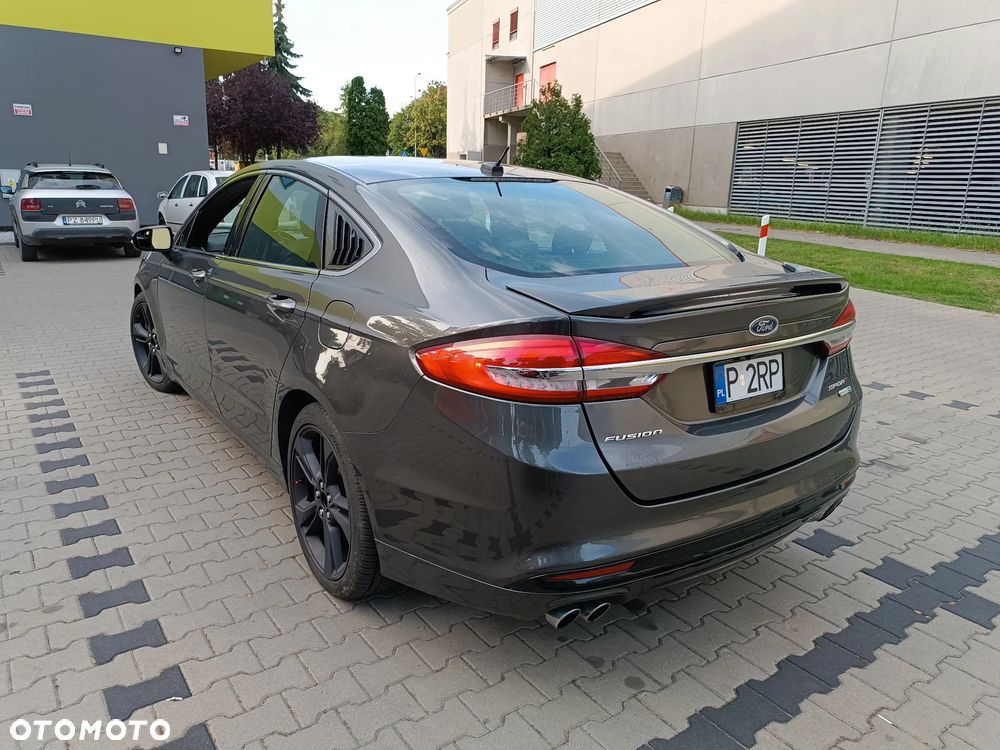 Ford Fusion - 4
