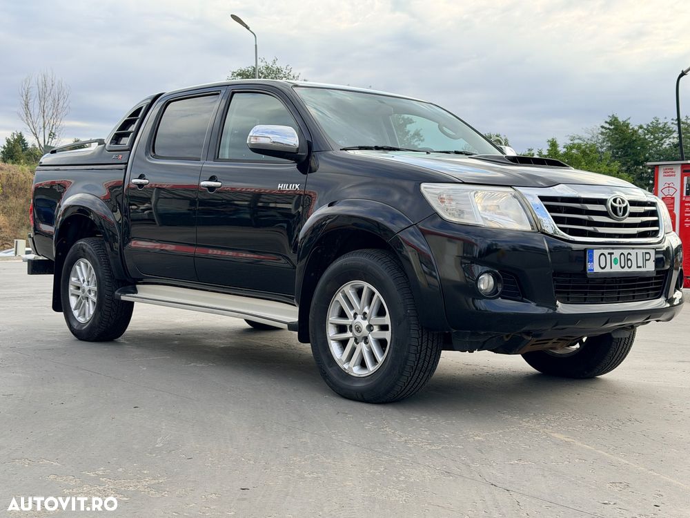 Toyota Hilux 4x4 Cabina Dubla Style - 2