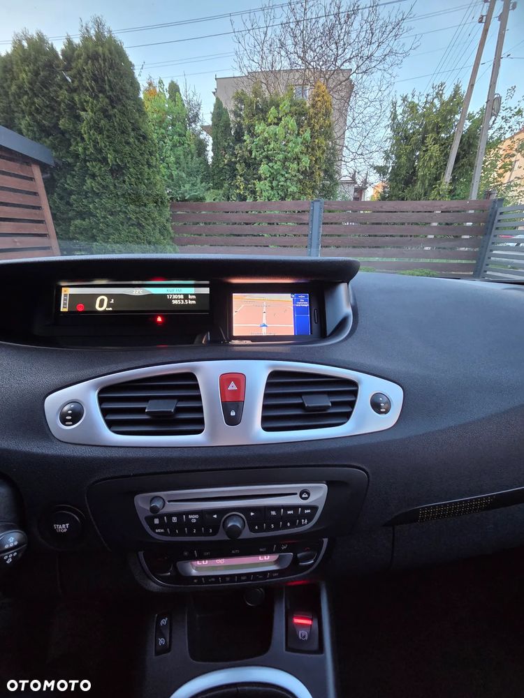 Renault Scenic 1.6 16V 110 Dynamique - 11