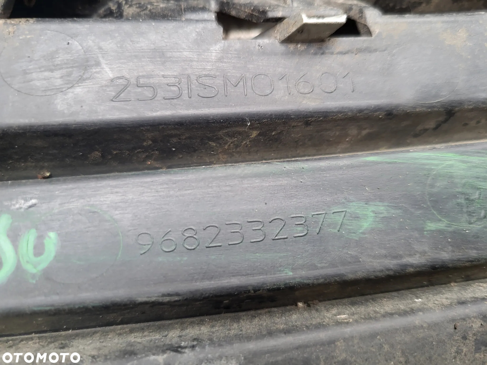 Kratka zderzaka prawa przednia Citroen C3 Picasso - 3