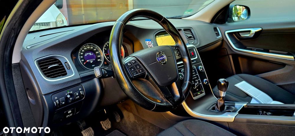 Volvo V60 T3 Edition Pro - 34