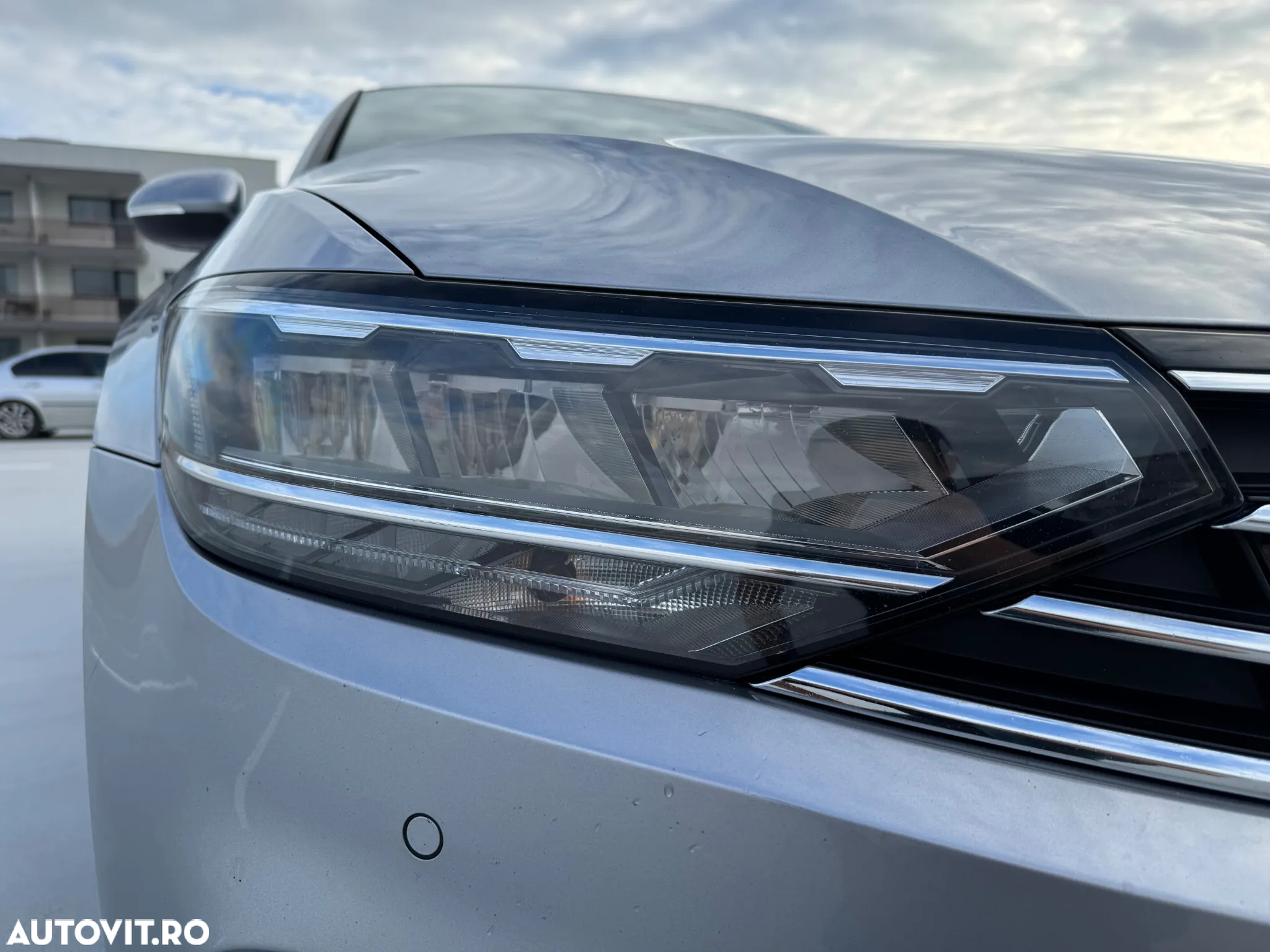 Volkswagen Passat - 12