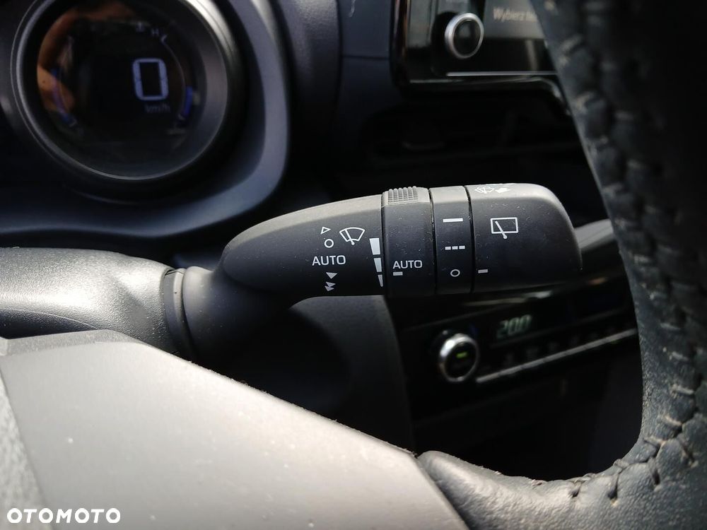 Toyota Yaris Cross Hybrid 1.5 Comfort - 25