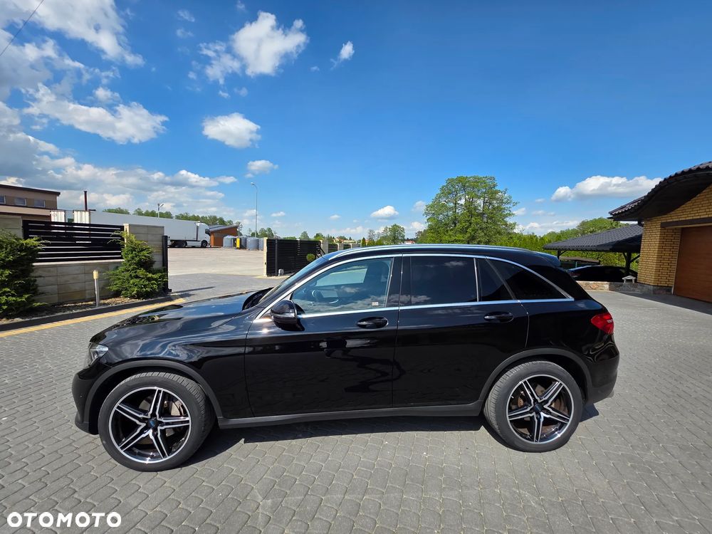 Mercedes-Benz GLC - 32