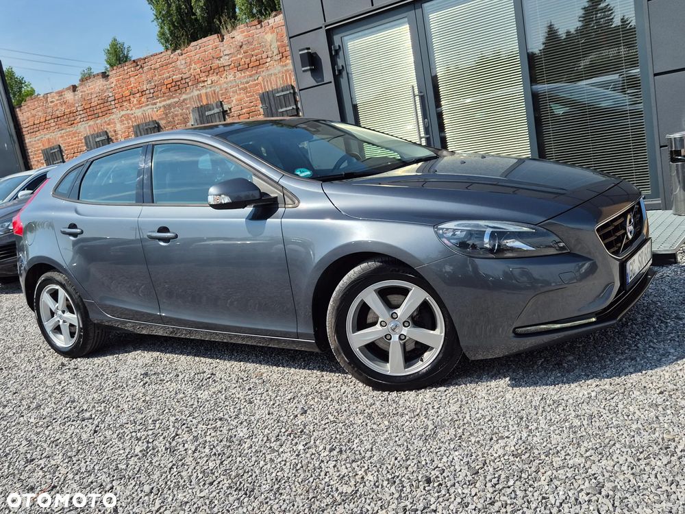 Volvo V40 D2 Momentum - 16