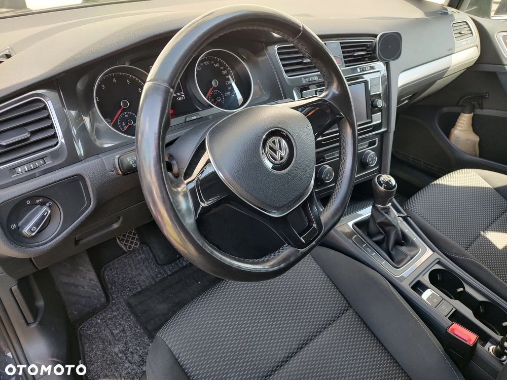 Volkswagen Golf - 23