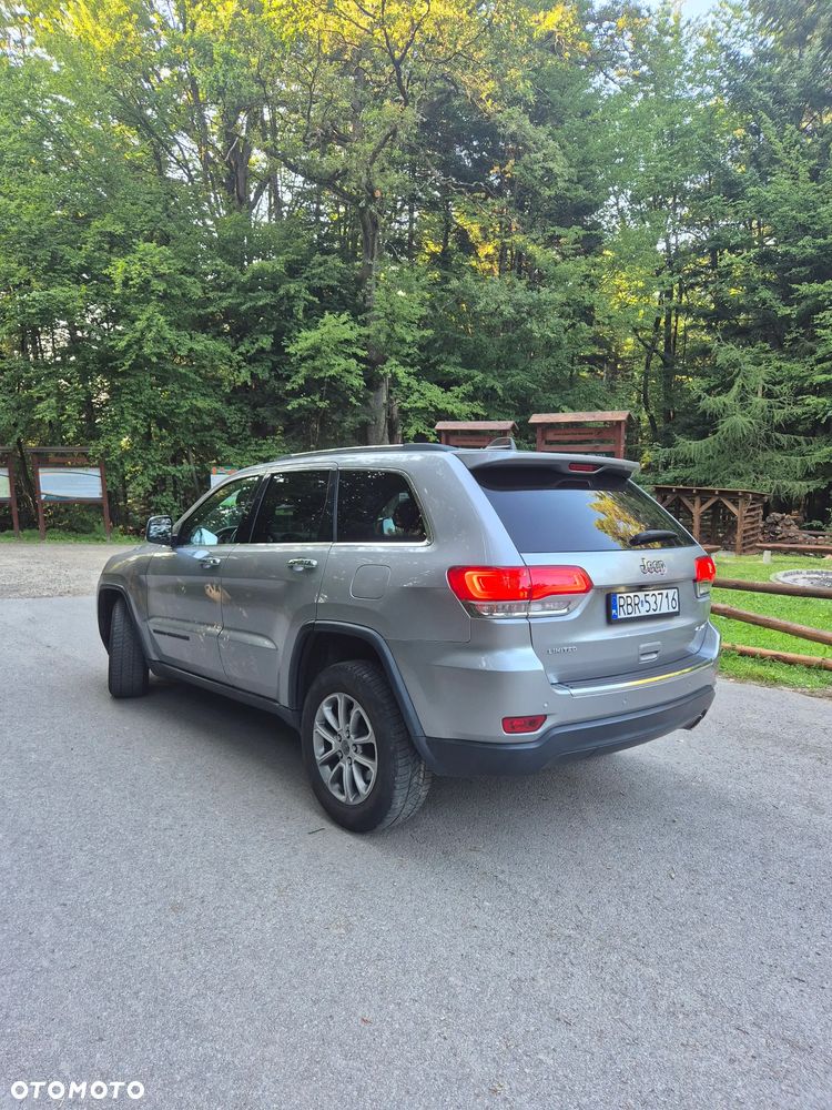 Jeep Grand Cherokee - 23
