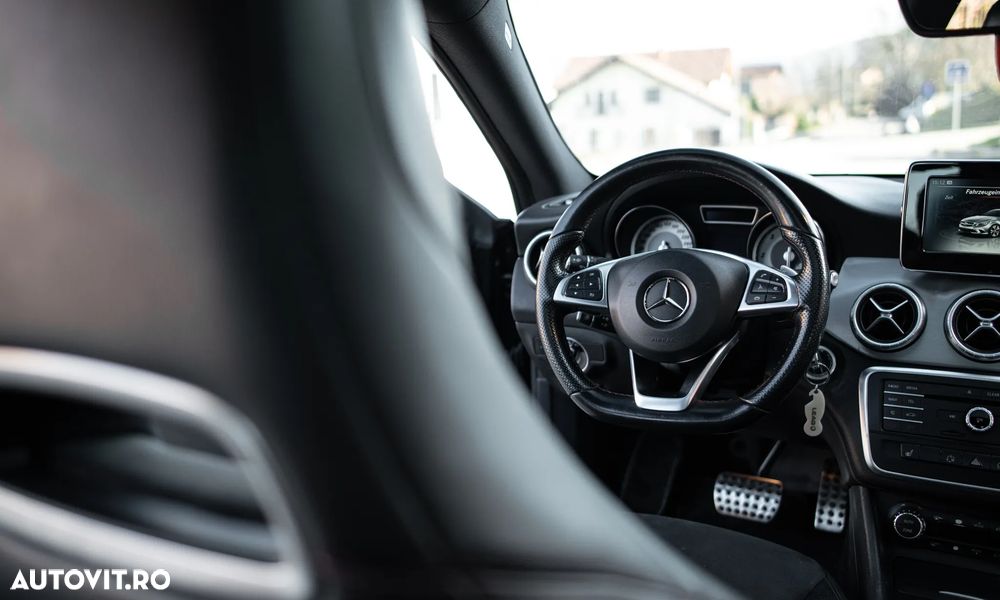 Mercedes-Benz CLA 220 - 13