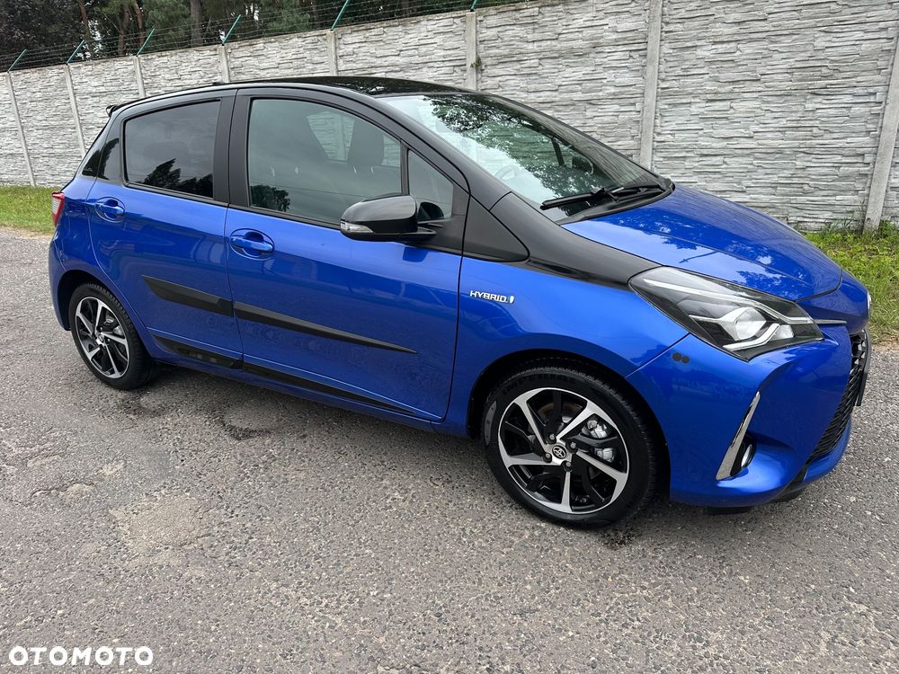 Toyota Yaris Hybrid 100 Selection - 8