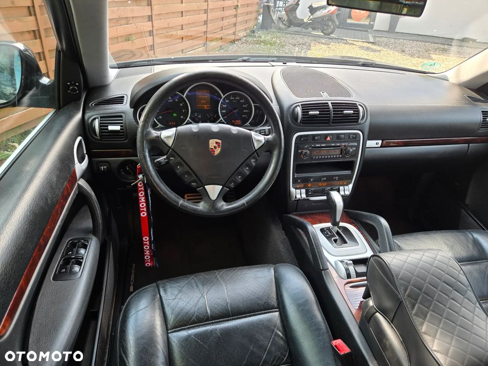 Porsche Cayenne - 17