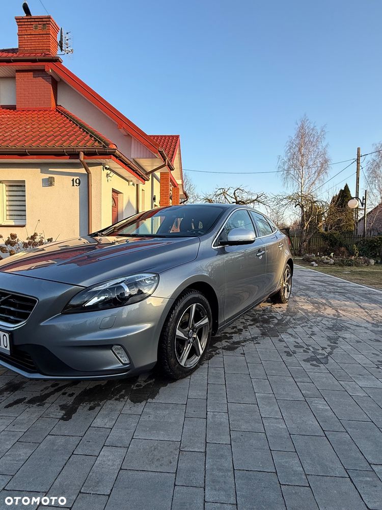 Volvo V40 D2 Drive-E R-Design Momentum - 3