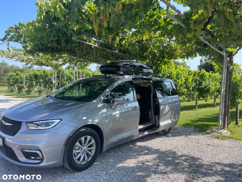 Chrysler Pacifica - 28