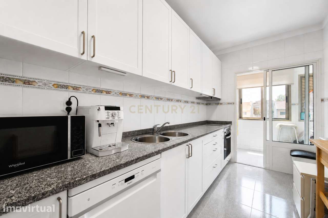 Apartamento T2+1 com Suite, Escritório, Varanda e Garagem | Senhora da - Grande imagem: 2/15