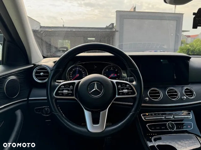 Mercedes-Benz Klasa E 220 d 9G-TRONIC - 17