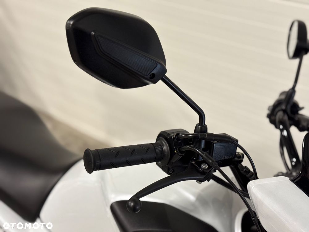 Honda CB - 11