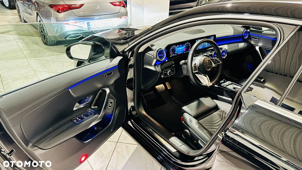 Mercedes-Benz CLA 180 Progressive 7G-DCT - 11