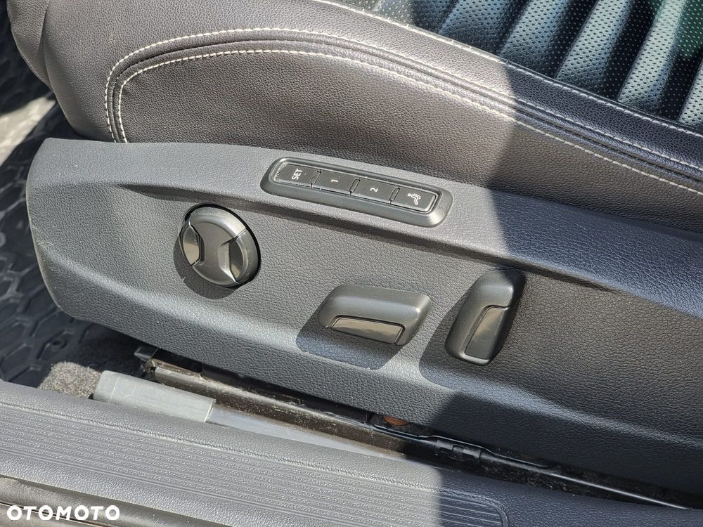 Volkswagen Passat 2.0 TSI Business DSG - 16
