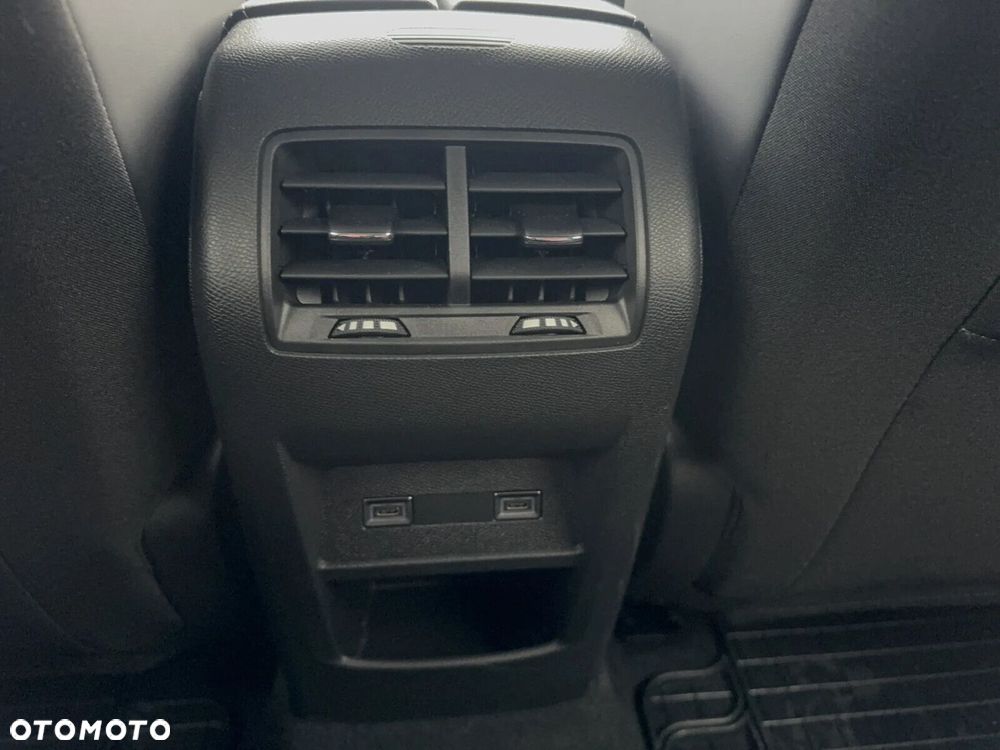 Peugeot 408 - 17