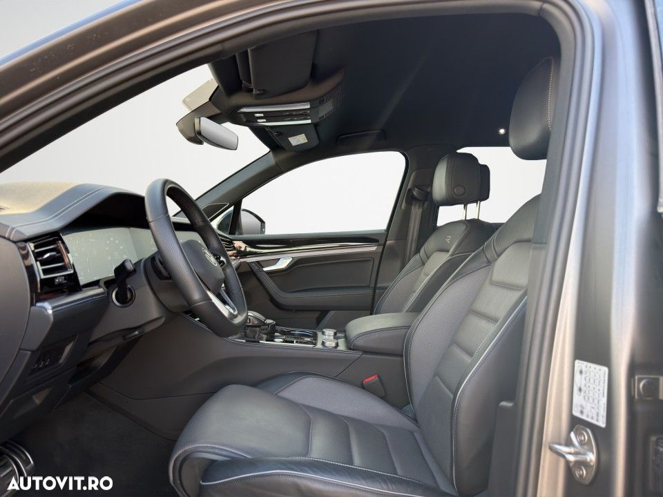 Volkswagen Touareg - 11