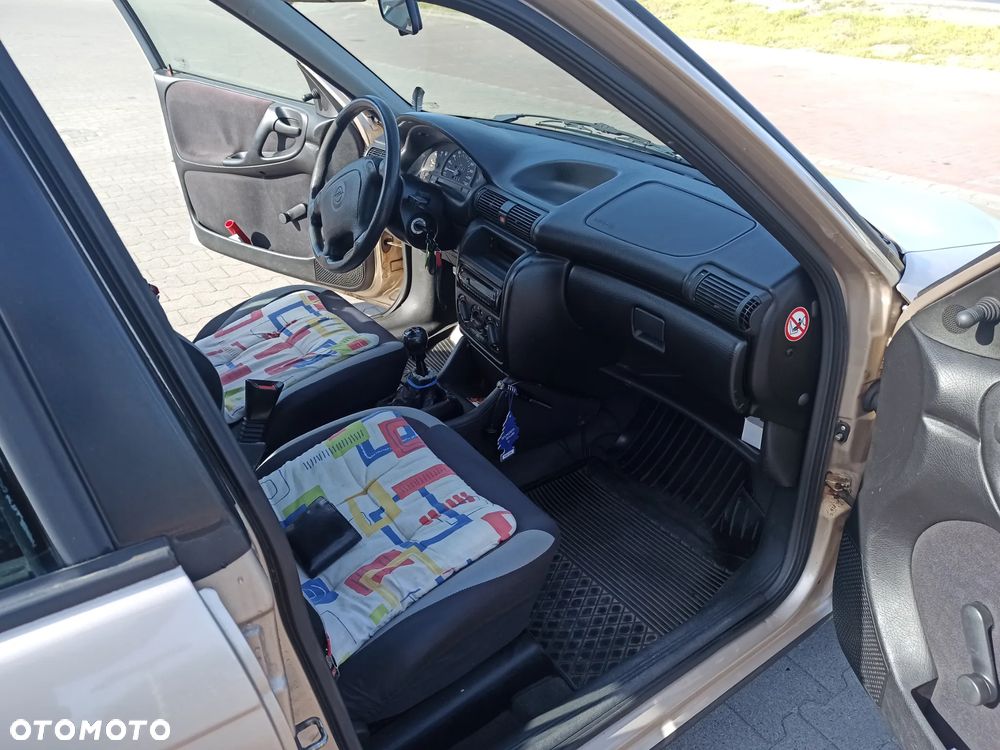 Opel Astra 1.4 Base - 10