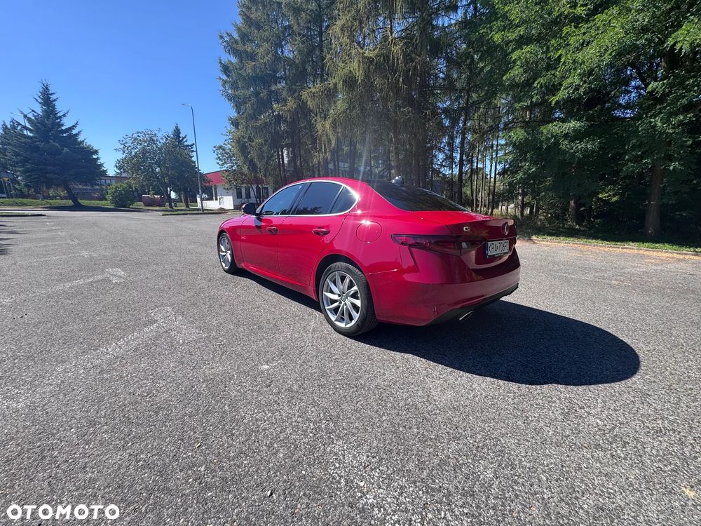 Alfa Romeo Giulia - 8