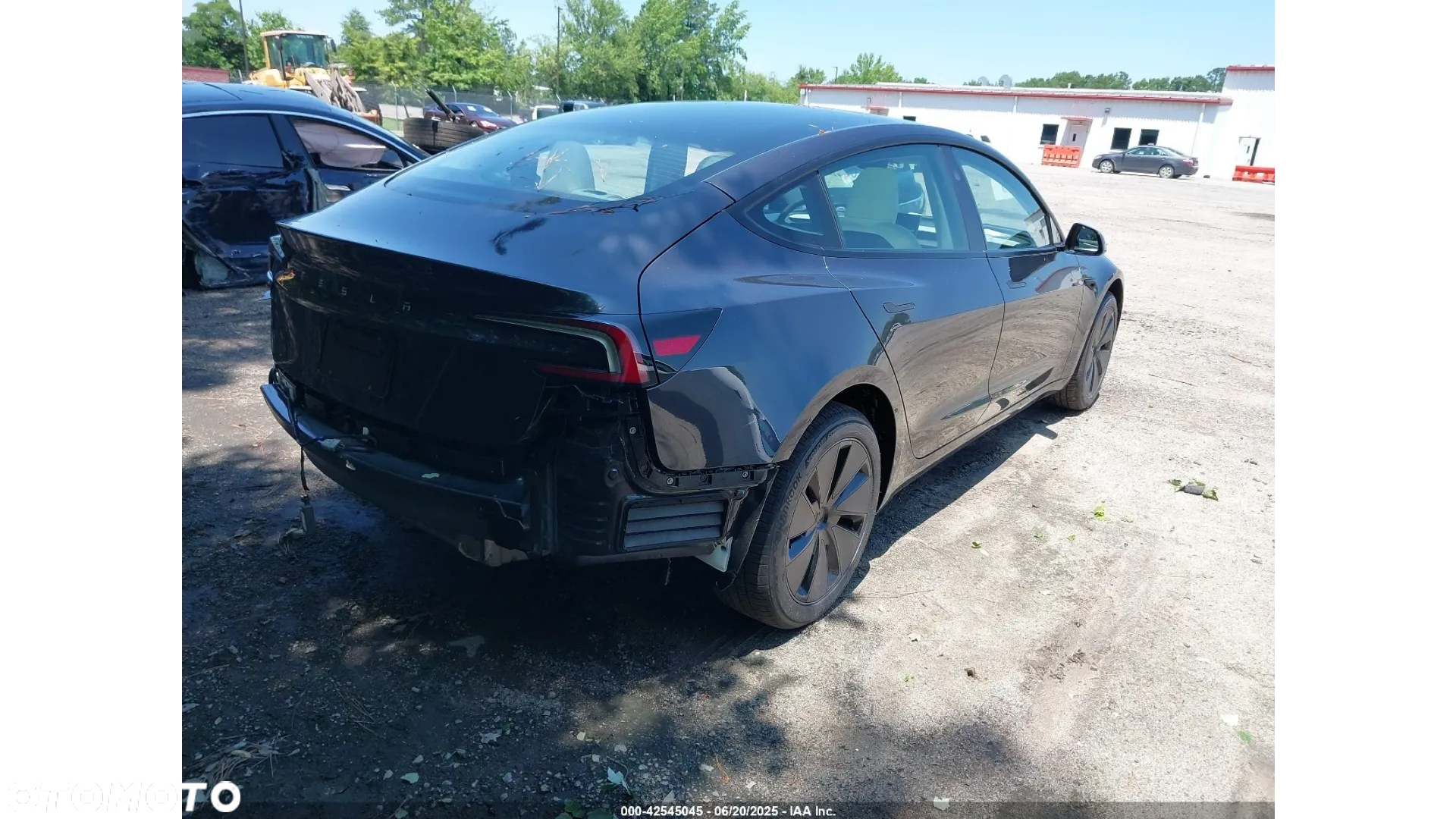 Tesla Model 3 - 6