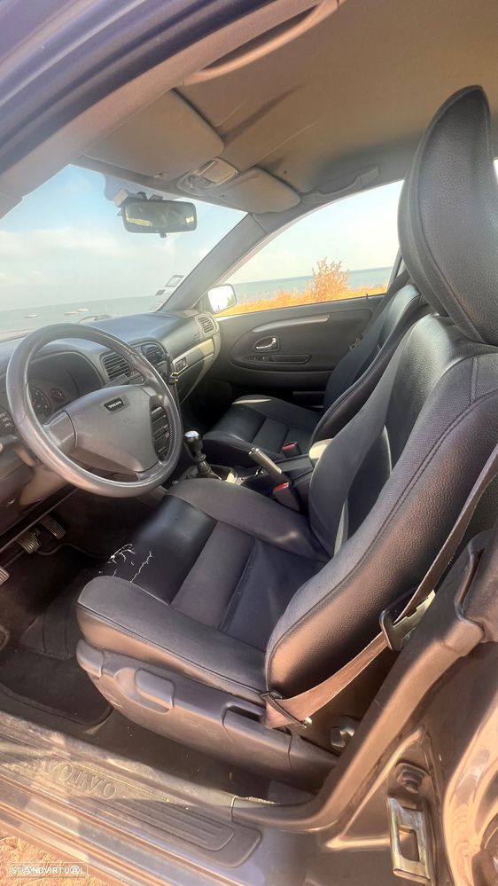 Volvo S40 1.6 - 13