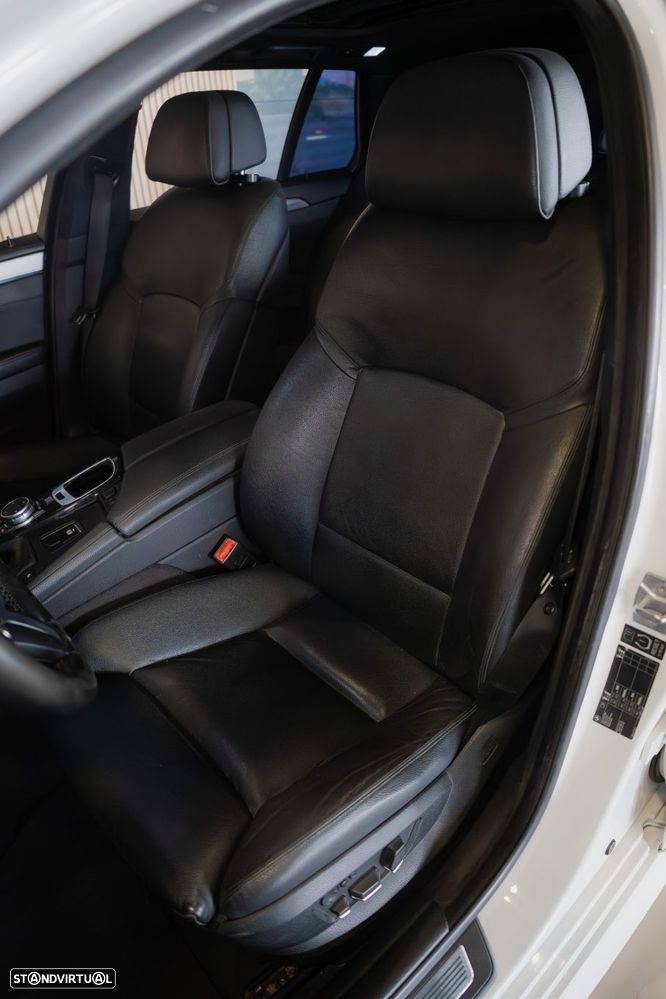 BMW 520 d Pack M - 27