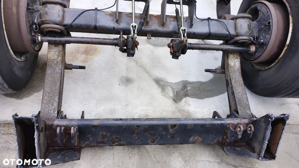 Oś BPW Naczepa Przyczepa  Mega Resor Pół resor Felga 19.5 Opony 245/45r19.5 - 8