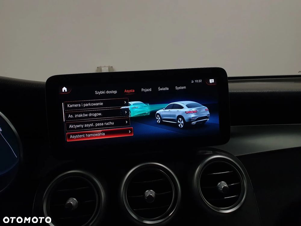 Mercedes-Benz GLC 220 d 4Matic 9G-TRONIC AMG Line Plus - 23