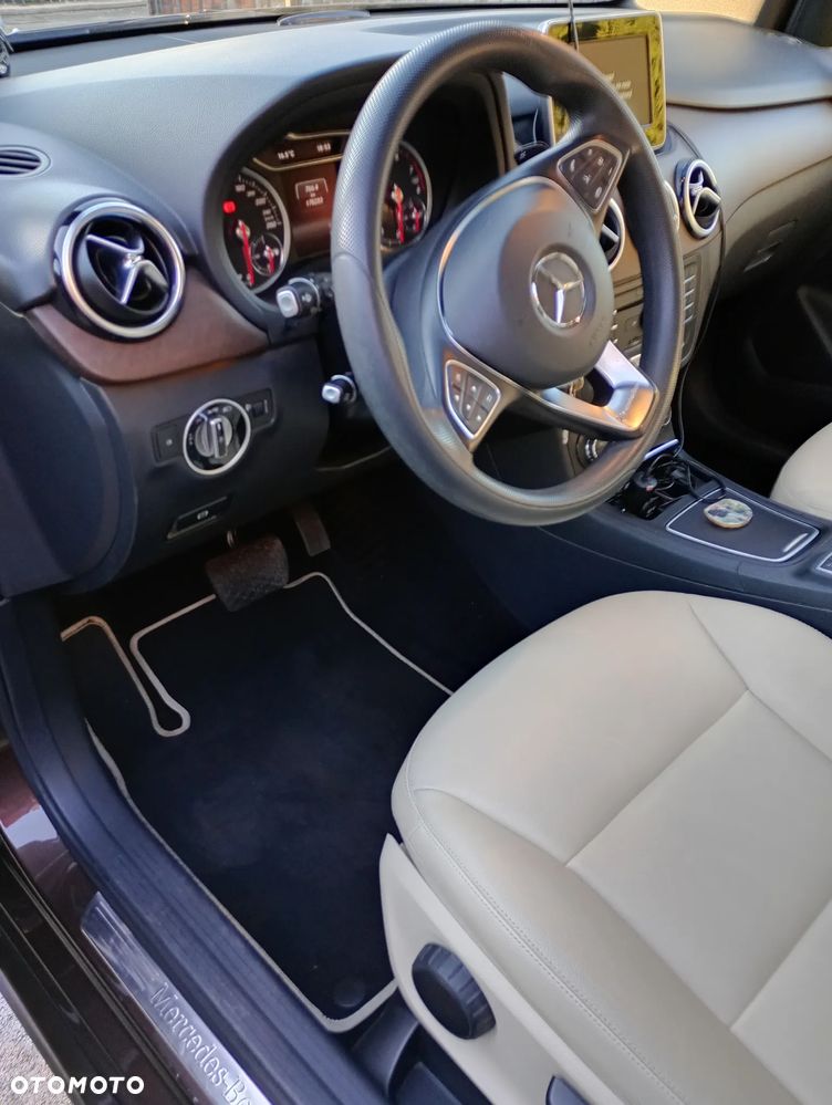 Mercedes-Benz Klasa B 180 7G-DCT Style - 7