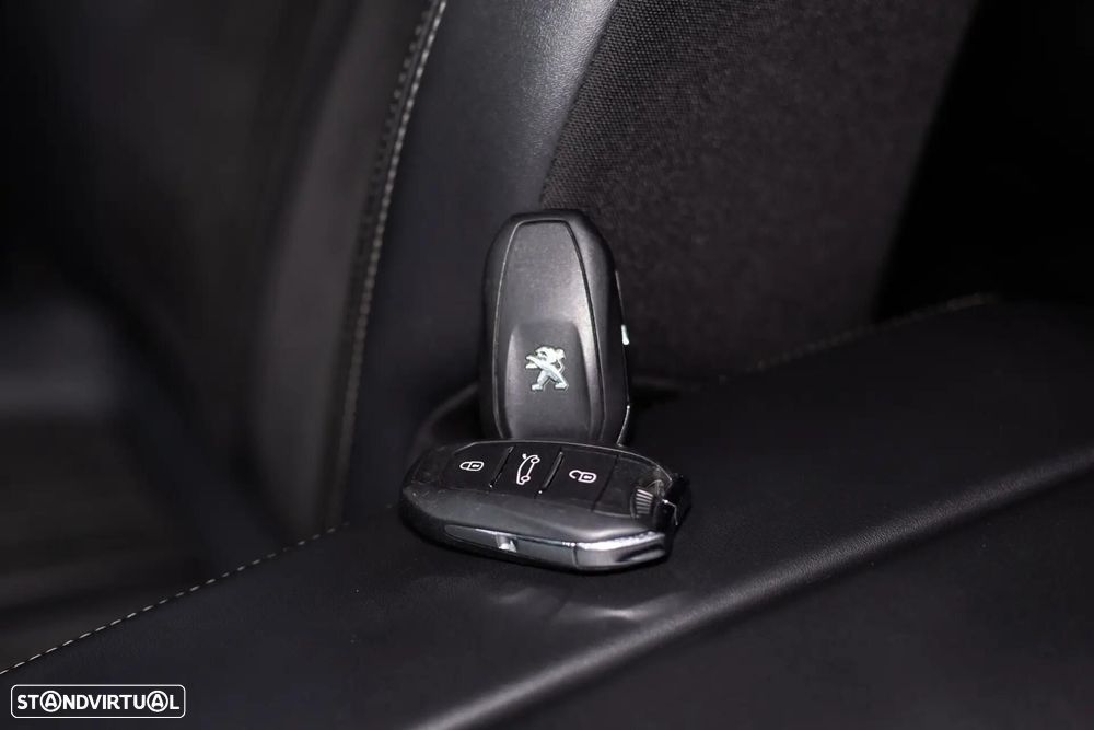 Peugeot 5008 1.5 BlueHDi GT Line J19 EAT8 - 48
