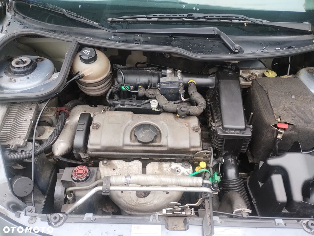 Peugeot 206 plus - 12