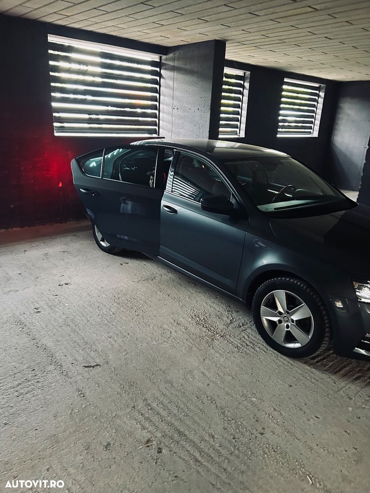 Skoda Octavia 2.0 TSI DSG Style - 3