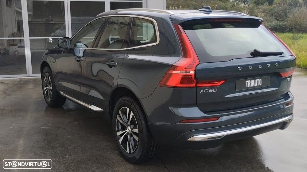Volvo XC 60 2.0 T6 PHEV Core AWD - 4