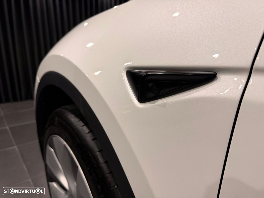 Tesla Model Y Standard - 11