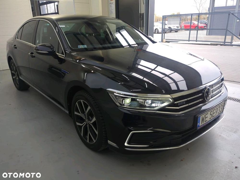 Volkswagen Passat - 2