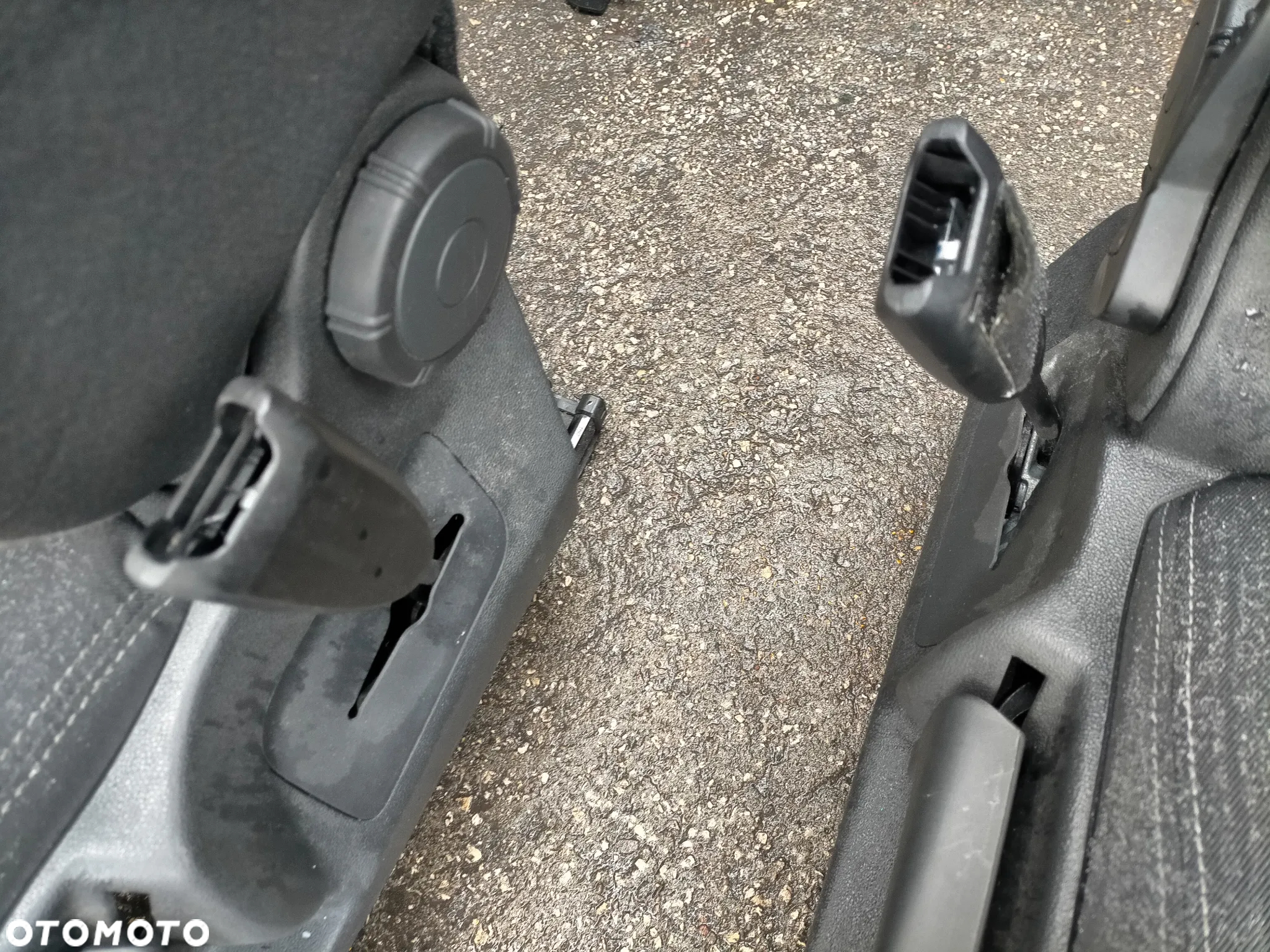 Deska rozdzielcza kokpit , konsola Renault Megane III Kombi , poduszka , pasy , napinacze - 8