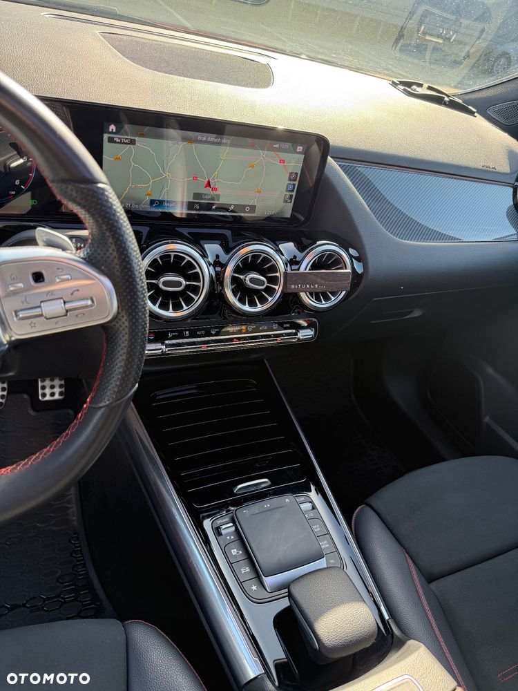 Mercedes-Benz GLA 180 d Business Edition - 35